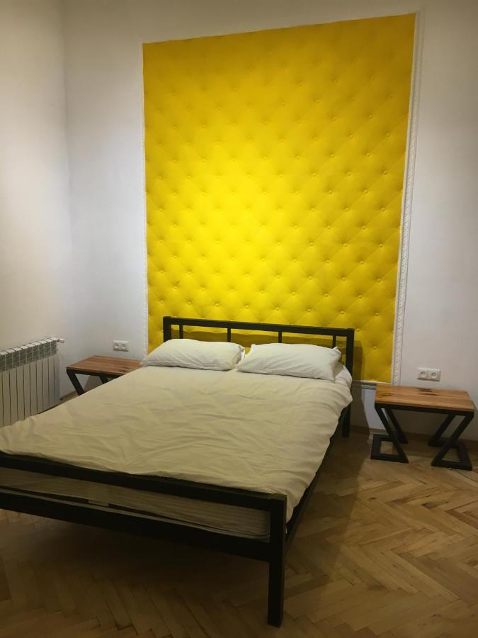 21/9 Baker Street Vandrerhjem Lviv Eksteriør bilde